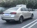 Фото 3 - Geely Emgrand
