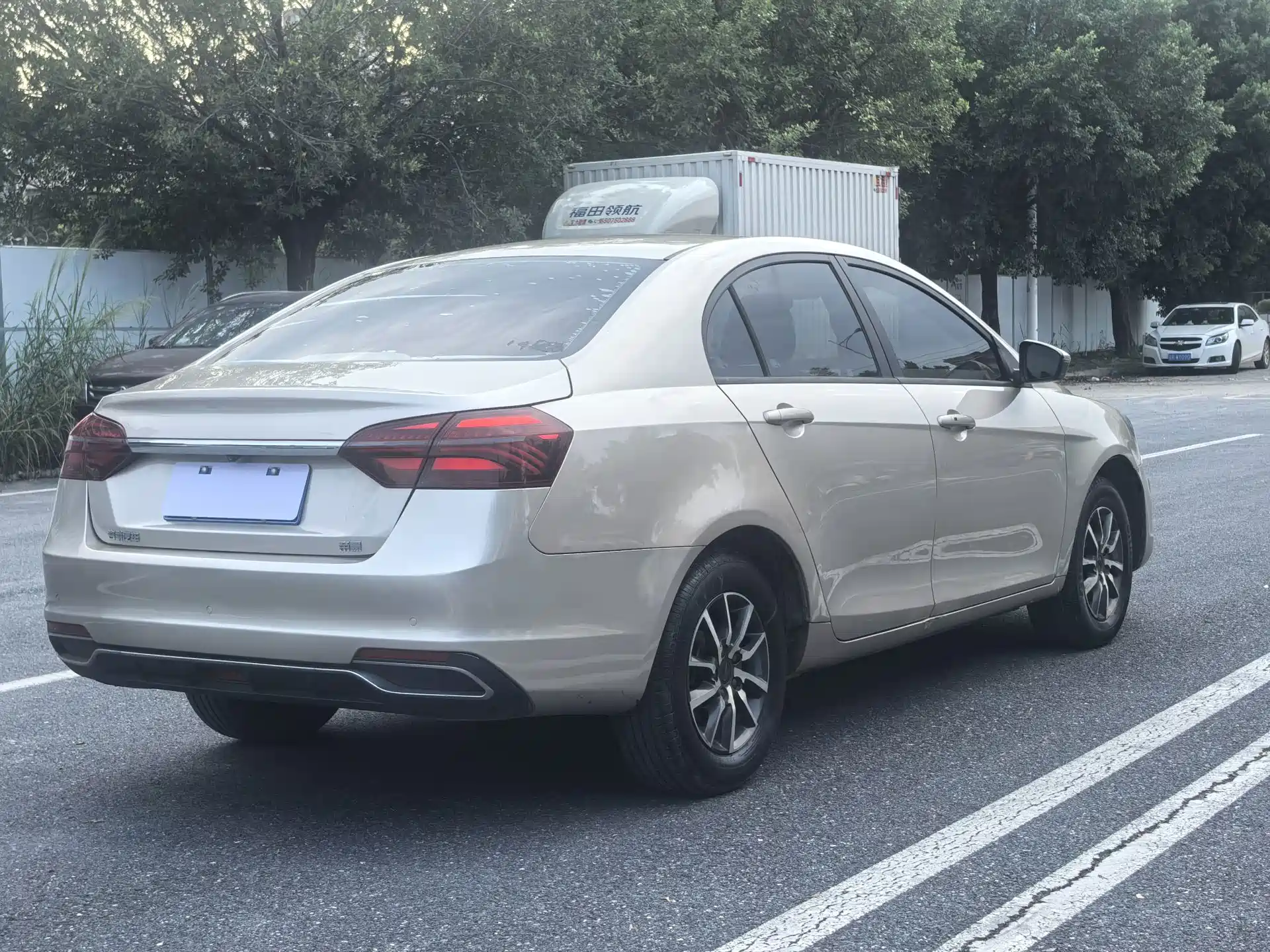 Фото 3 - Geely Emgrand