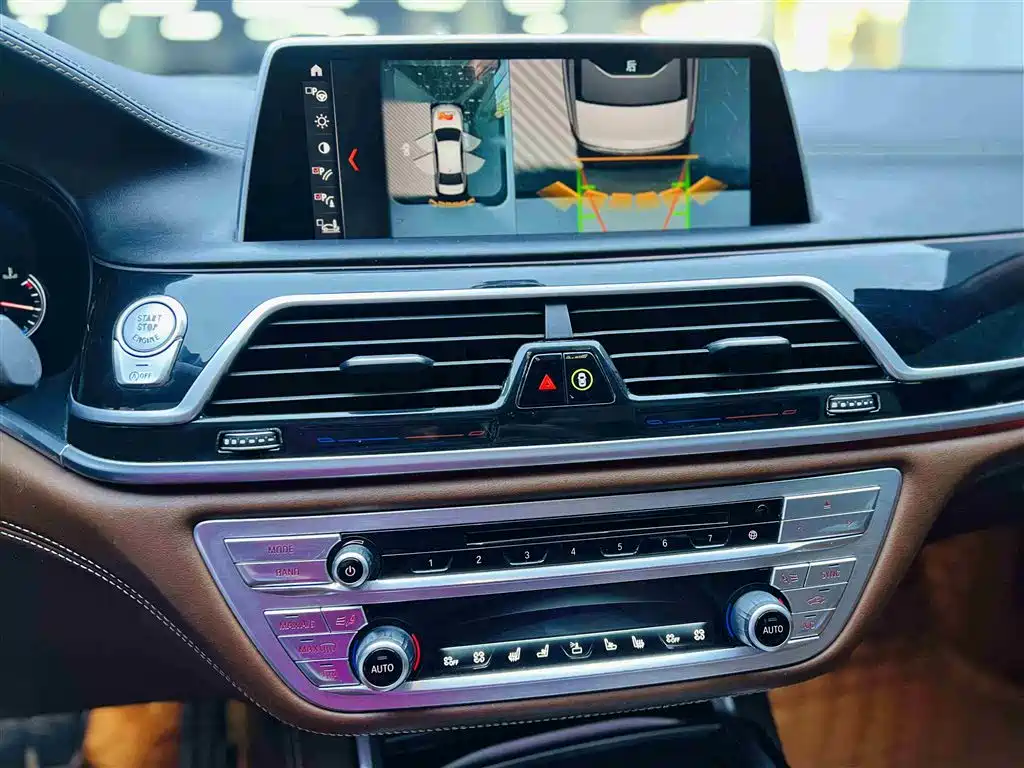 BMW 7 Series 2018 740Li xDrive Premium Type M Sport Package фото 7