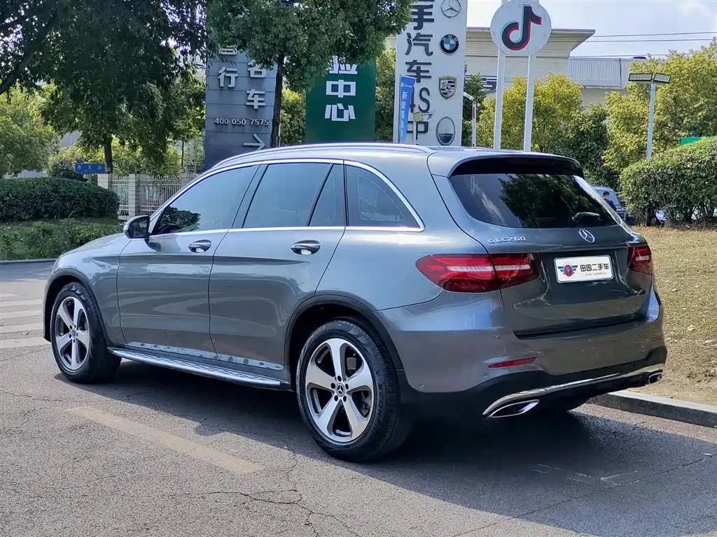 Mercedes-Benz GLC 2017 GLC 260 4MATIC Luxury фото 4