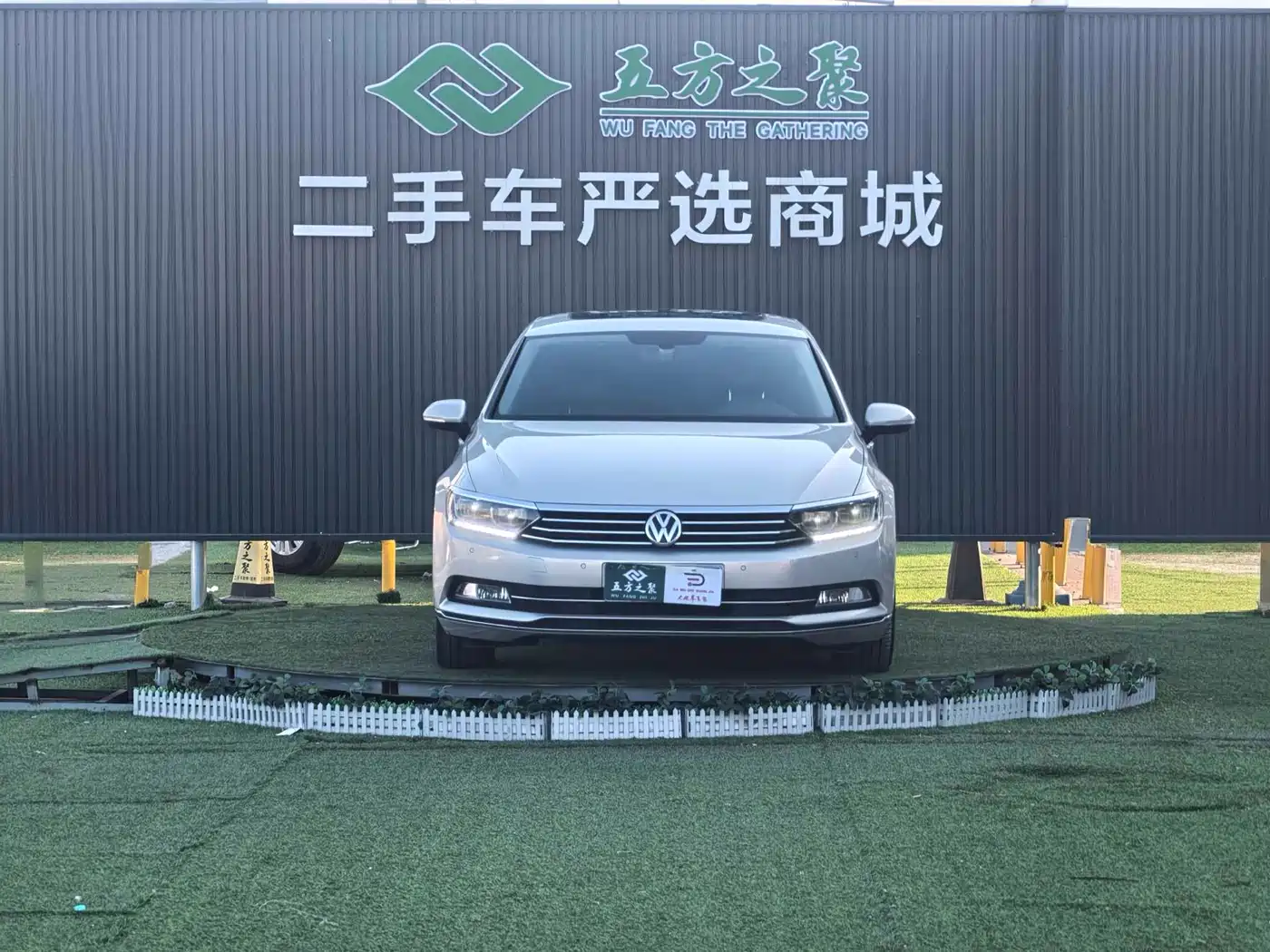 Volkswagen Magotan 2017 330TSI DSG Luxury фото 2