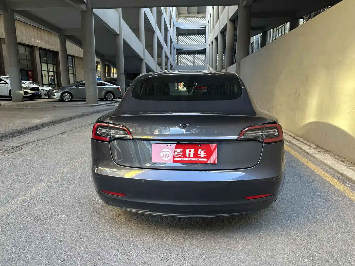 TESLA MODEL 3