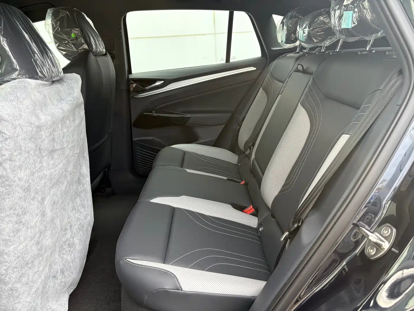 Volkswagen ID.4 CROZZ 2026 Dark Knight PRO Edition фото 12