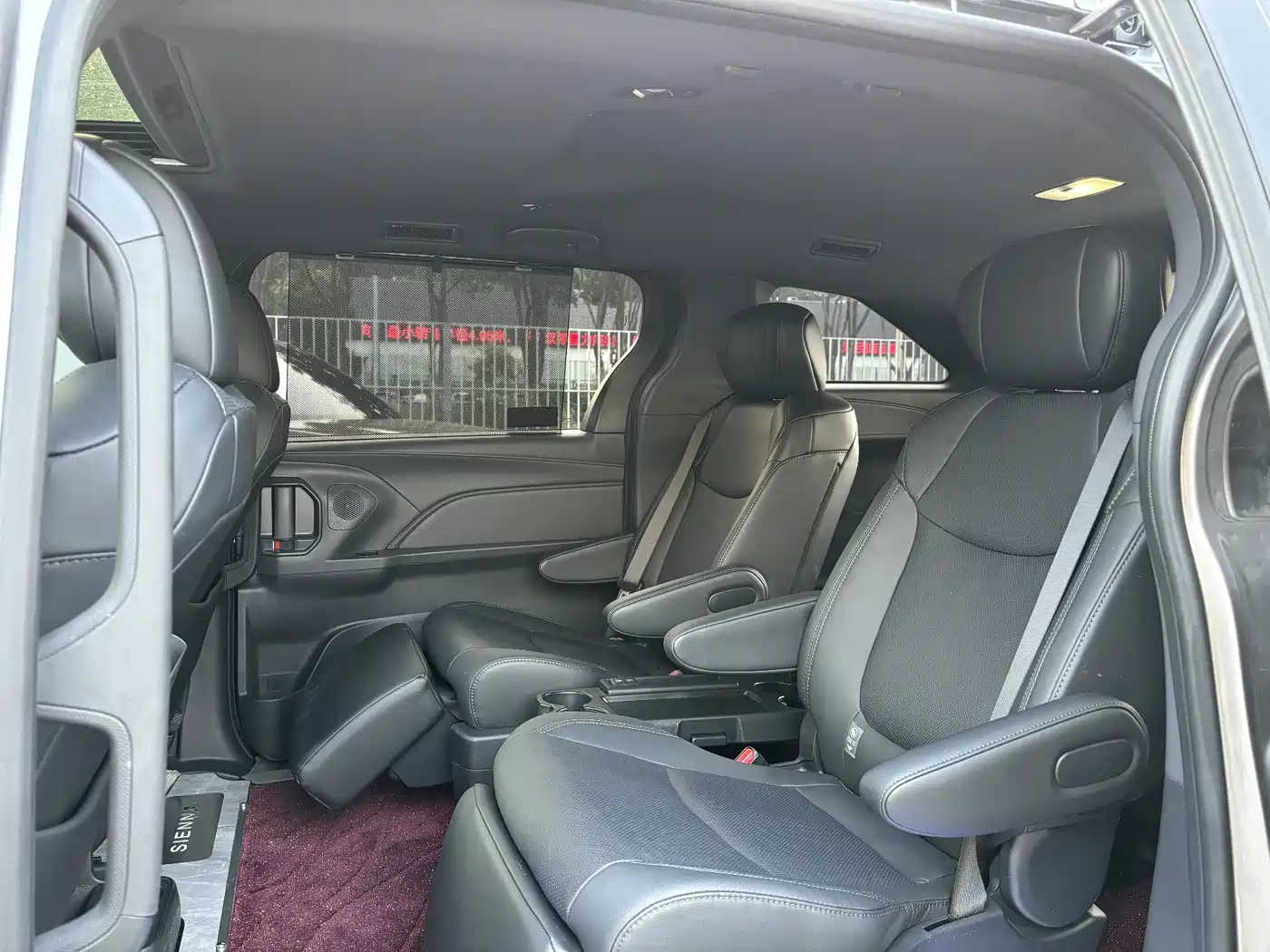 Toyota Sienna 2025 2024 2.5L Hybrid 4WD Premium Edition