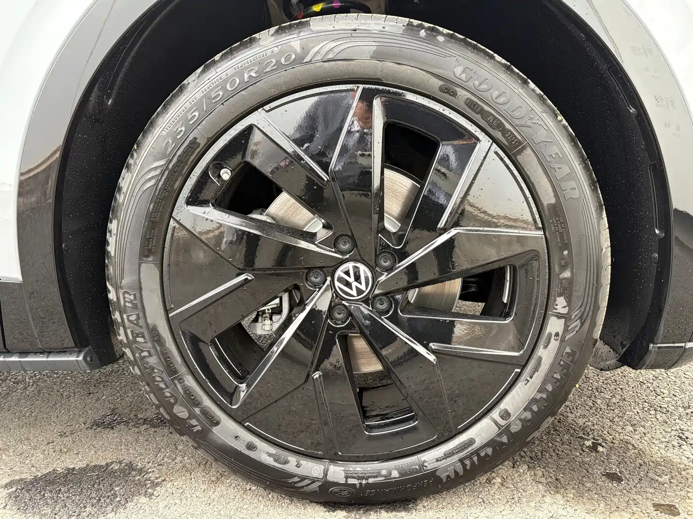 Volkswagen ID.4 CROZZ 2026 Dark Knight PRO Edition фото 14