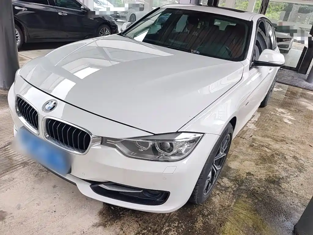 صورة 2 - BMW 3 Series