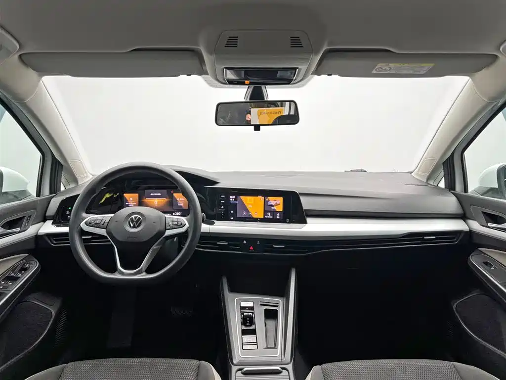 Volkswagen Golf 2023 Model 200TSI DSG фото 22