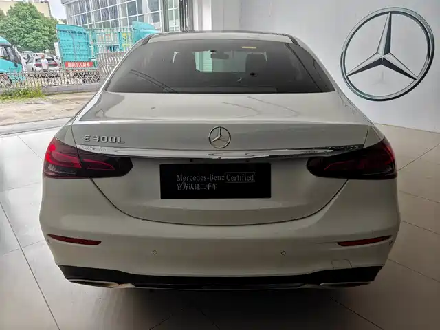 Mercedes-Benz E-Class 2022 E 300 L Sport Fashion — фото 4