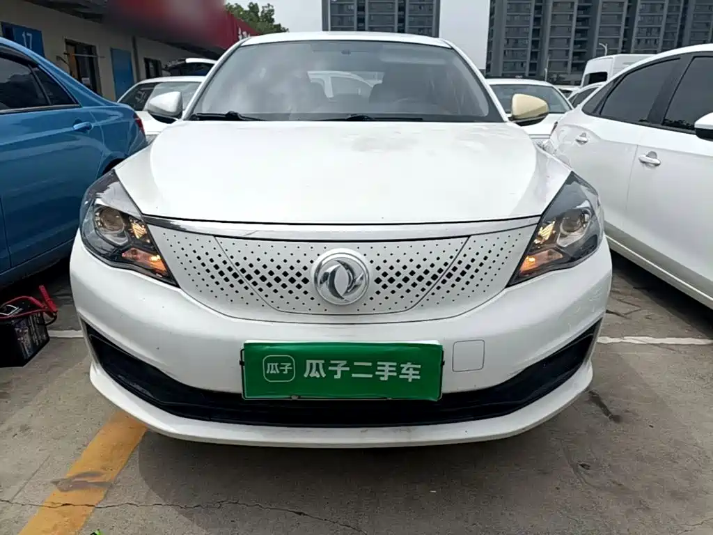 Dongfeng Aeolus Dongfeng Fengshen E70 2022 2023 500 Smart Edition (LFP 48.6kWh 110kW)