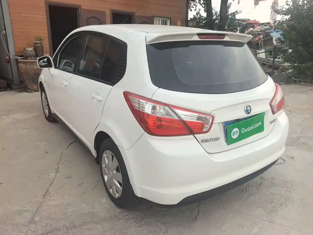 Venucia R50 2016 2016 Model 1.6L Automatic Elite Edition