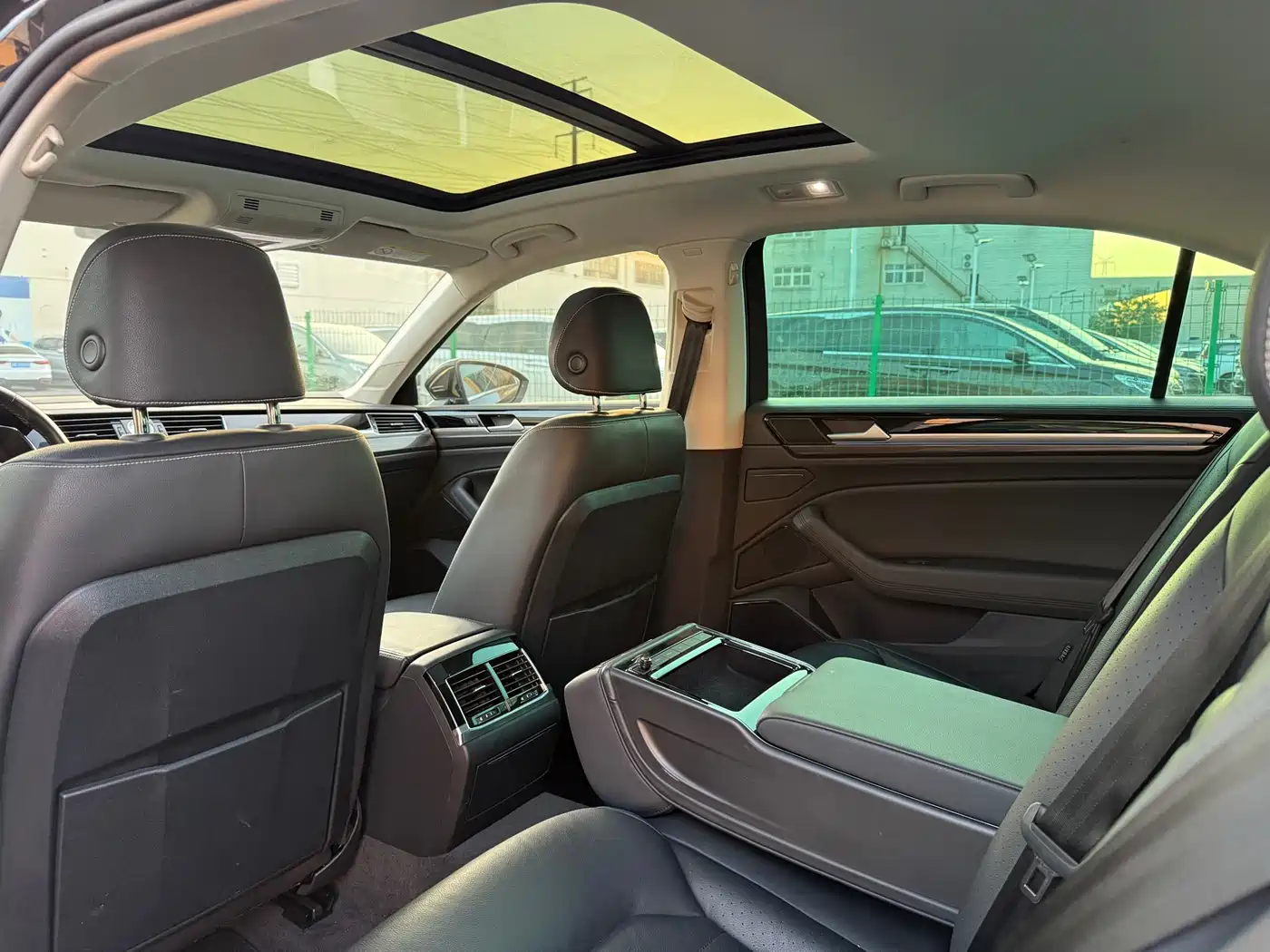 Volkswagen Phideon 2019 380TSI 2WD Business Edition China V фото 20