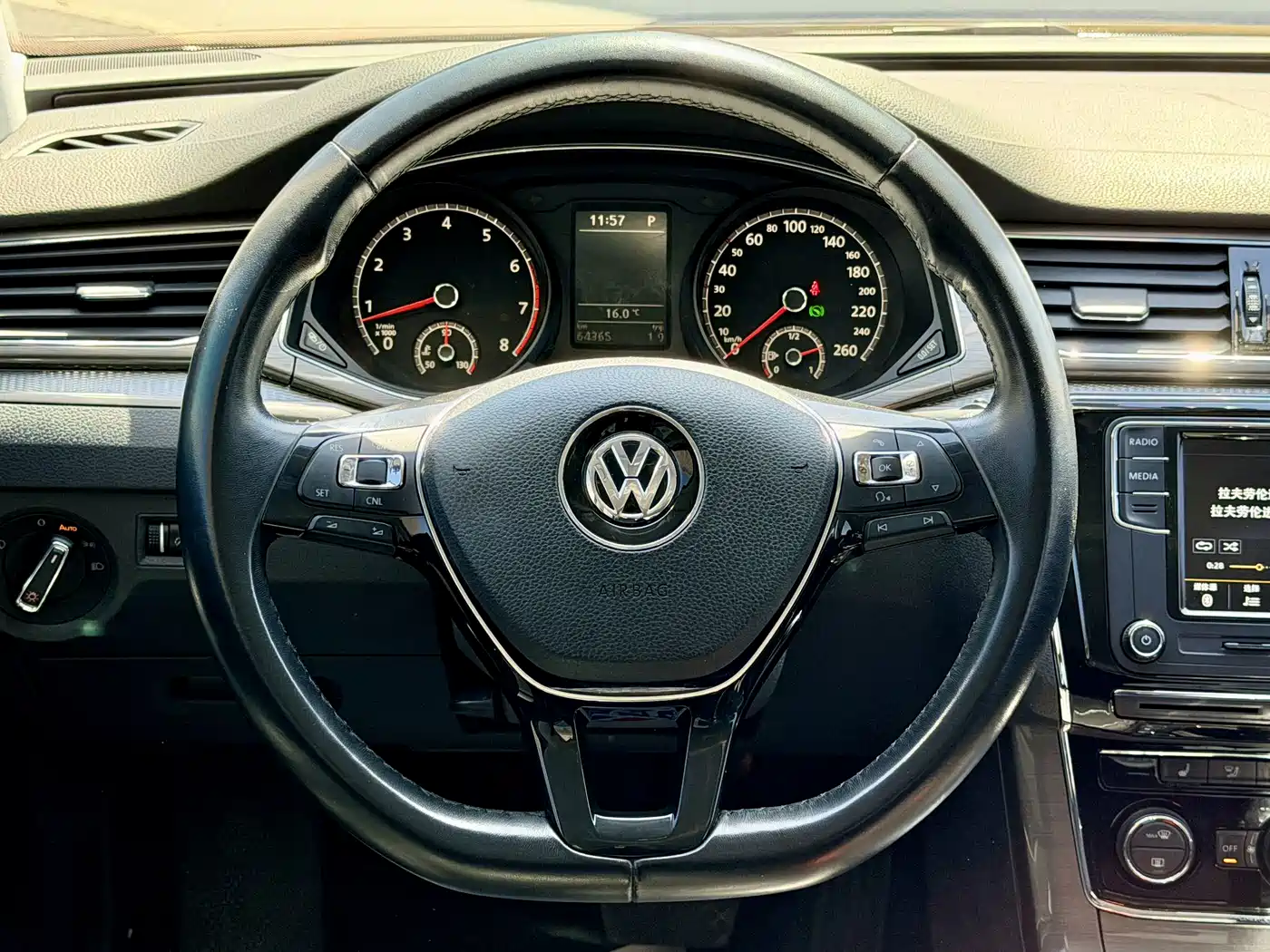 Volkswagen Passat 2017 330TSI DSG Prestige фото 6