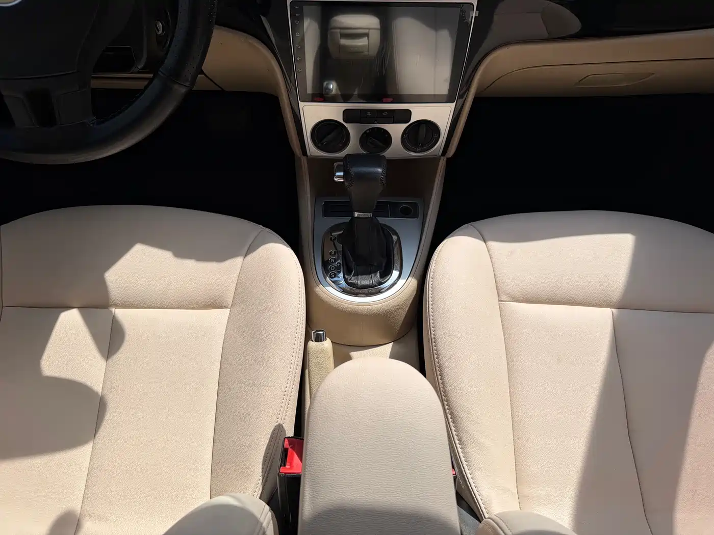 Volkswagen Lavida 2011 2.0L Automatic Pinyou Edition фото 11