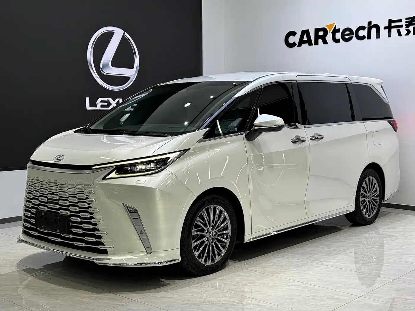 Lexus LM 2024 2023 500h 6-Seater Prestige Edition