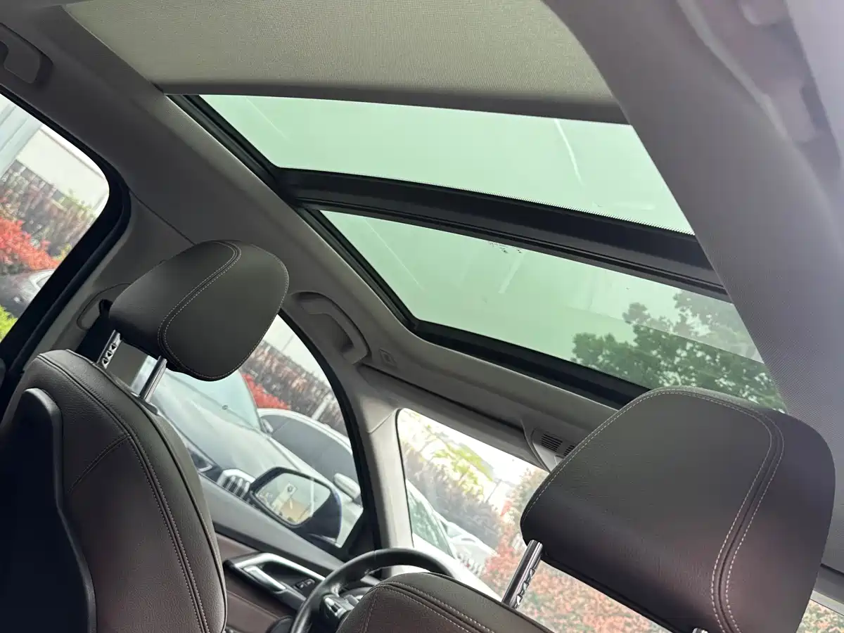 BMW 1 Series 2020 Model 120i M Sport Package фото 8