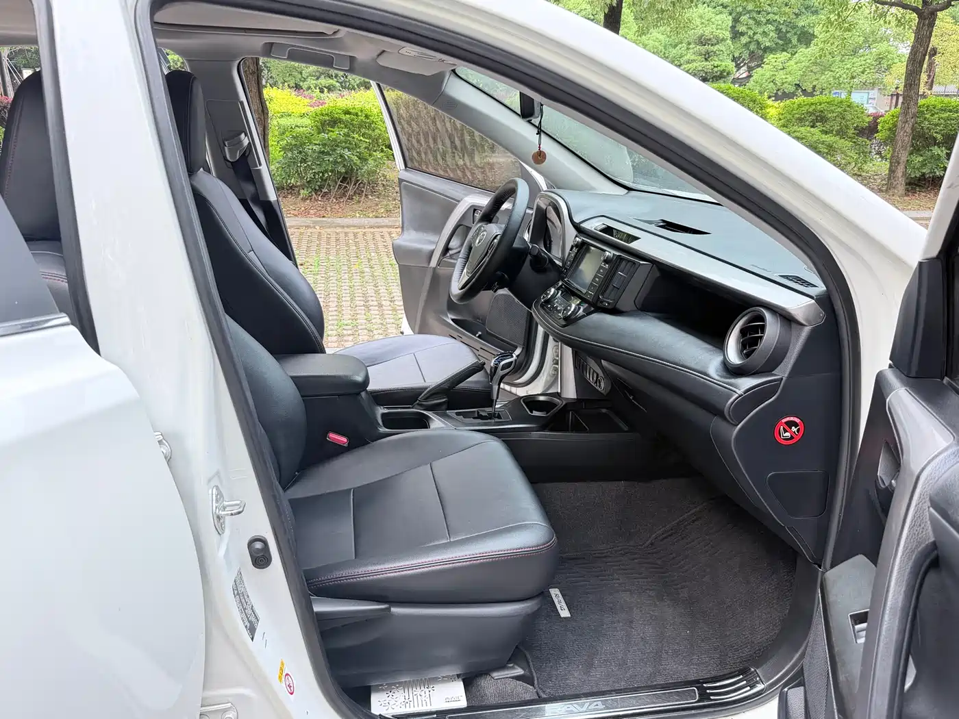 Toyota RAV4 Rongfang 2019 2.0L CVT 2WD Style X Limited Edition China VI фото 13