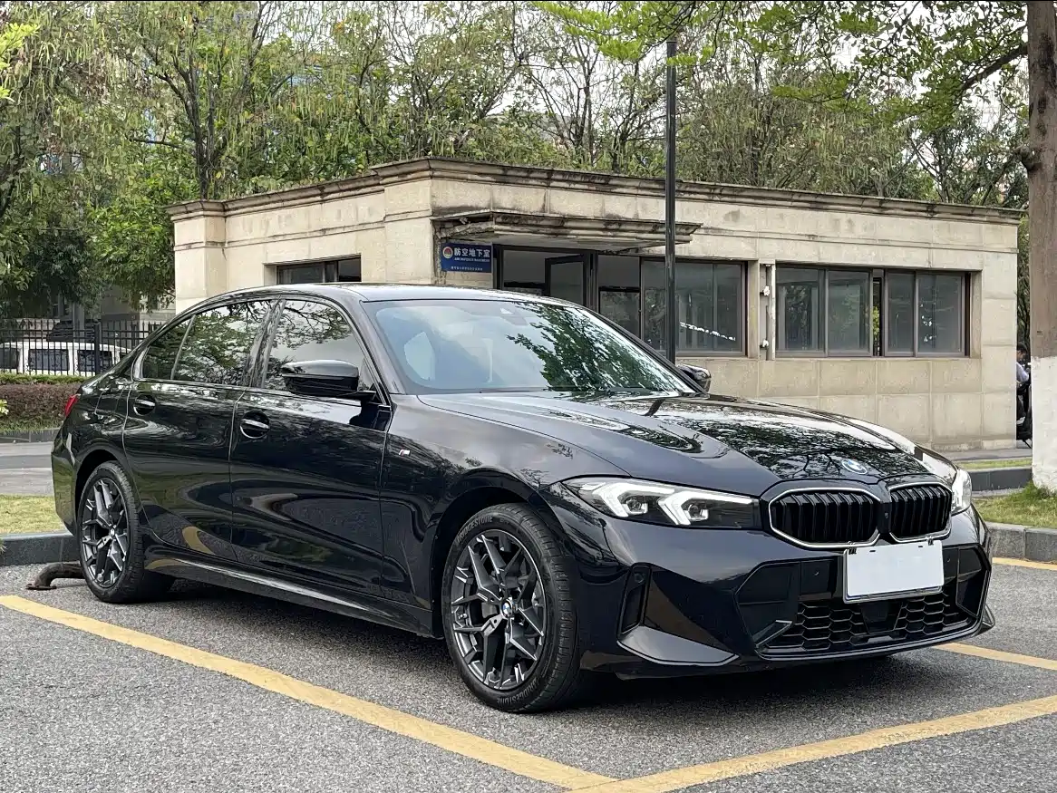 BMW 3 Series 2025 330Li M Sport Night Edition фото 3