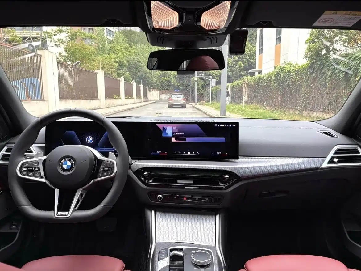 BMW 3 Series 2025 330Li M Sport Night Edition фото 21