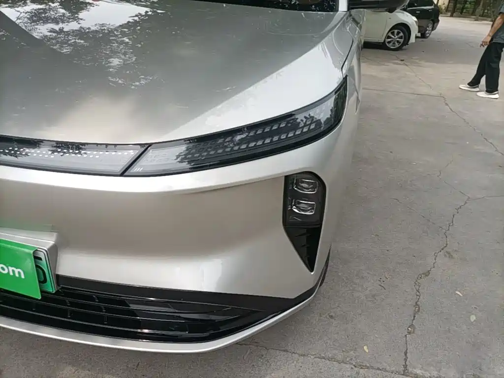 Dongfeng Aeolus L8 2025 2025 Plug-in Hybrid