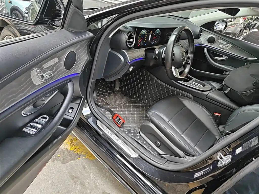 MERCEDES-BENZ E-CLASS