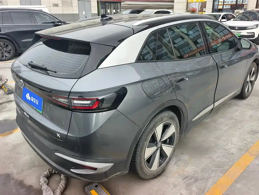 VOLKSWAGEN ID.4 X