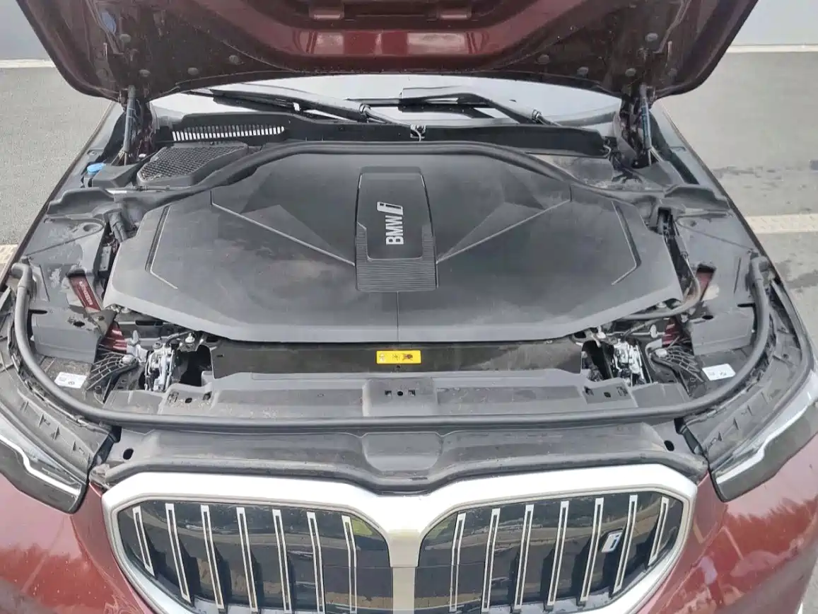 BMW i5 2025 2025 eDrive 35L Luxury Package