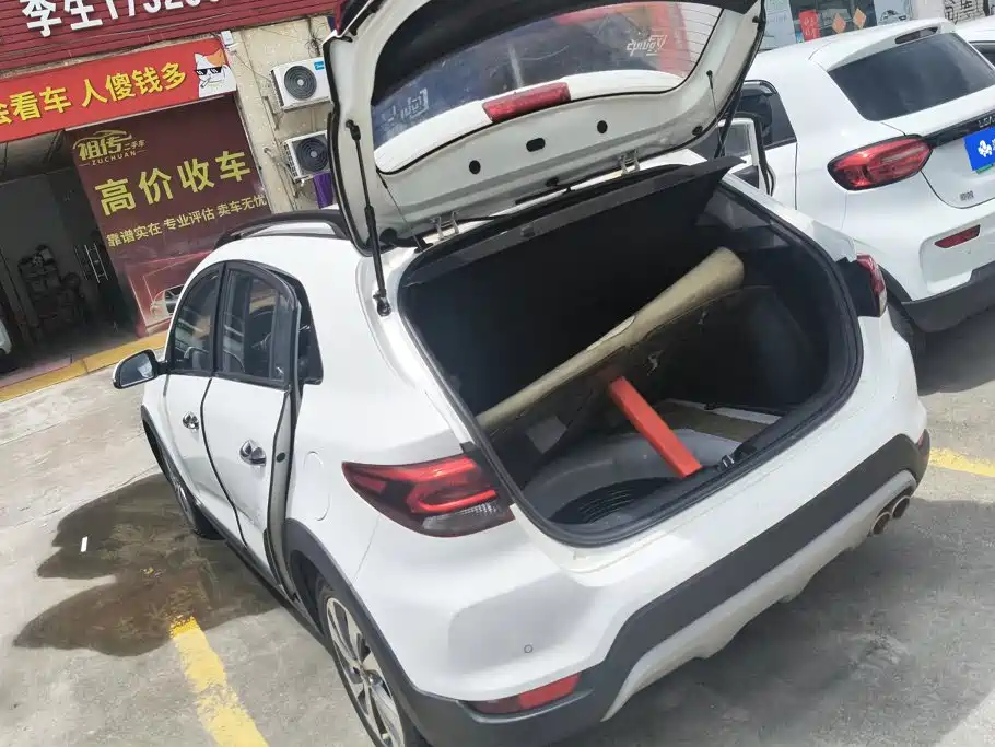 2019 Kia KX CROSS
