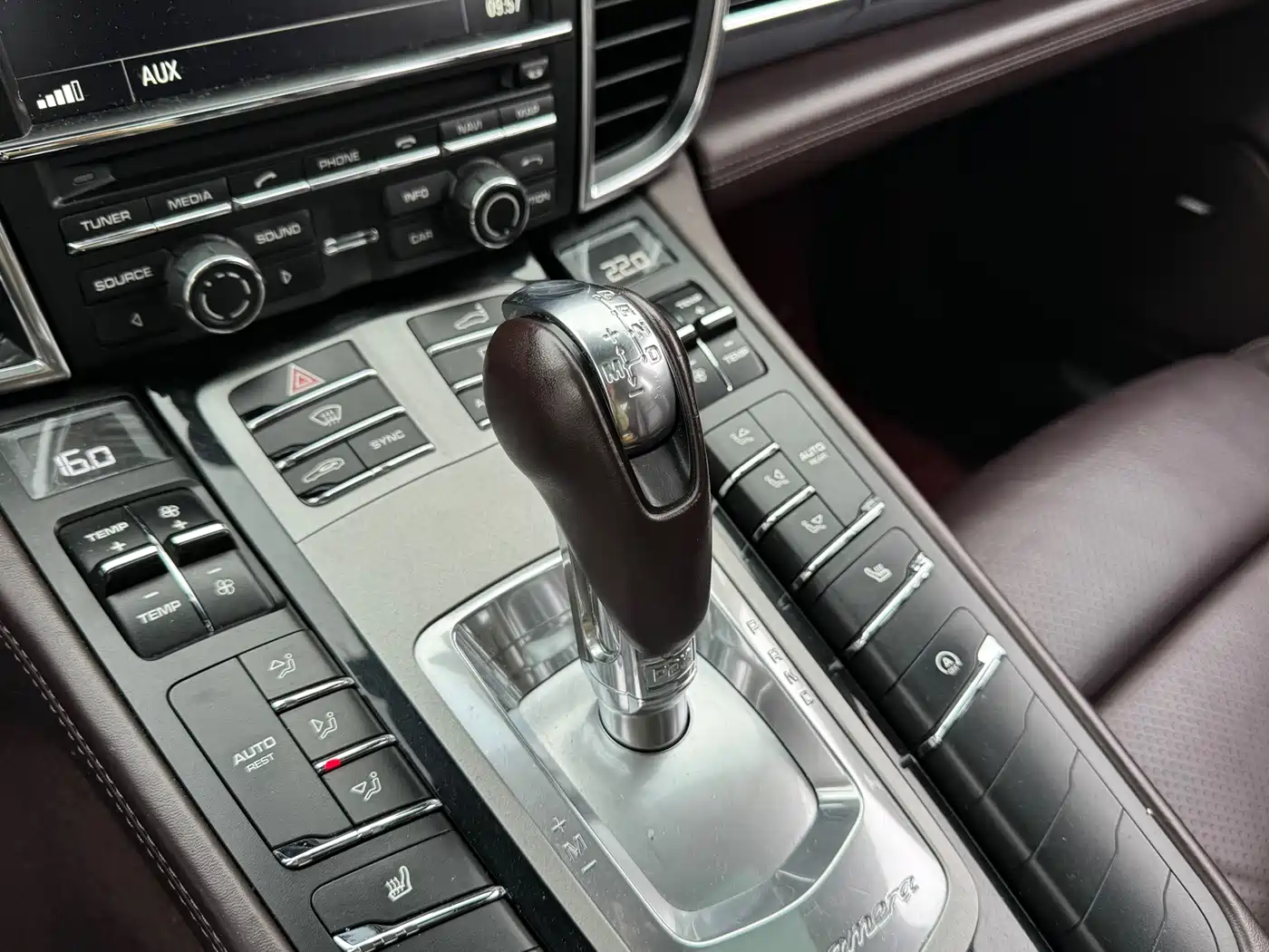 Porsche Panamera 2014 Panamera 4 3.0T фото 20