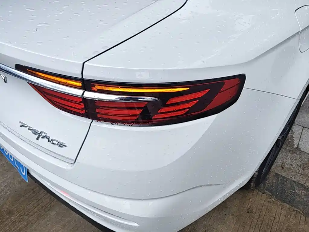 Geely Preface 2021 2021 2.0TD Luxury