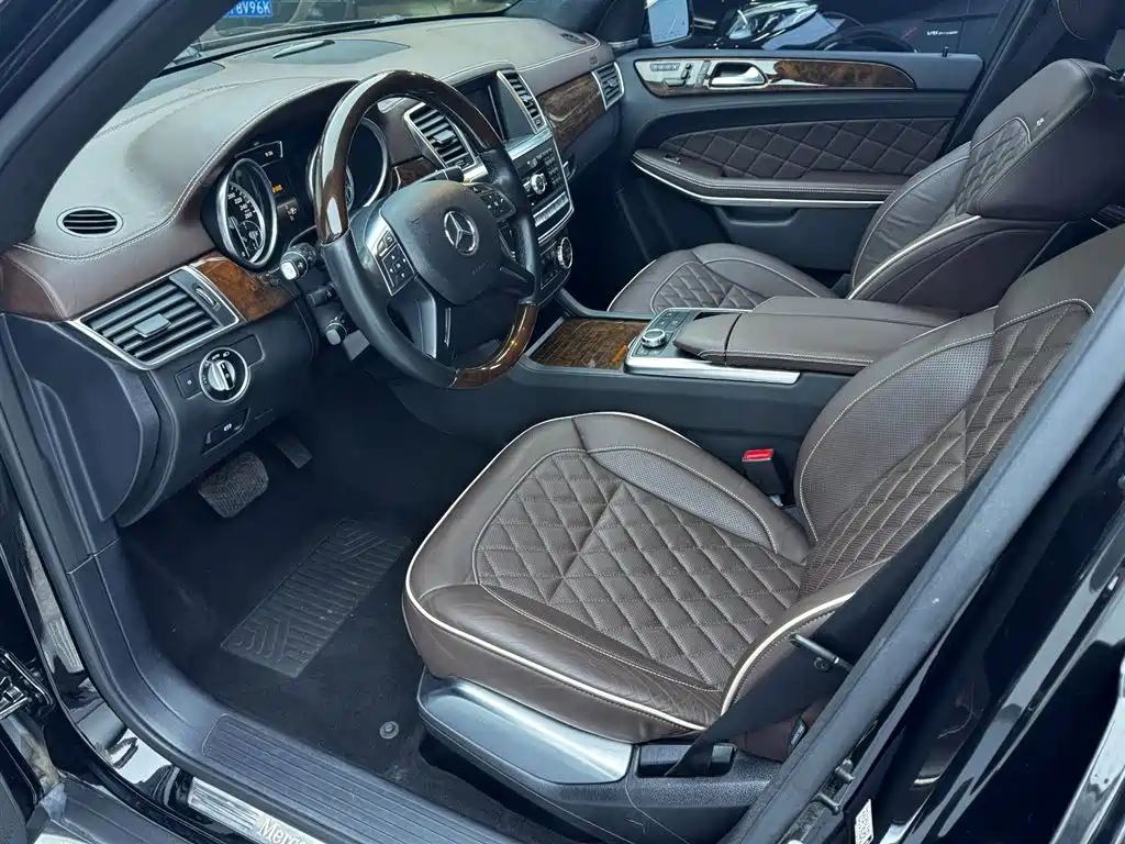 Mercedes-Benz GL-Class фото 18