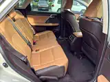Фото 10 - Lexus RX