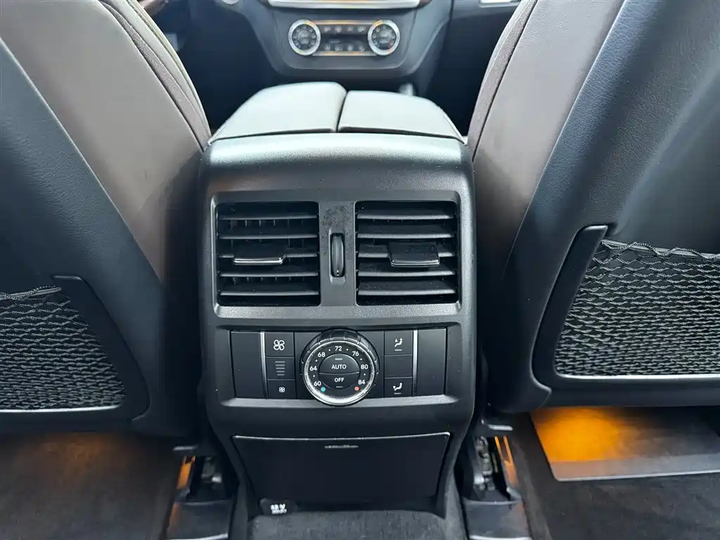 Mercedes-Benz GL-Class фото 22
