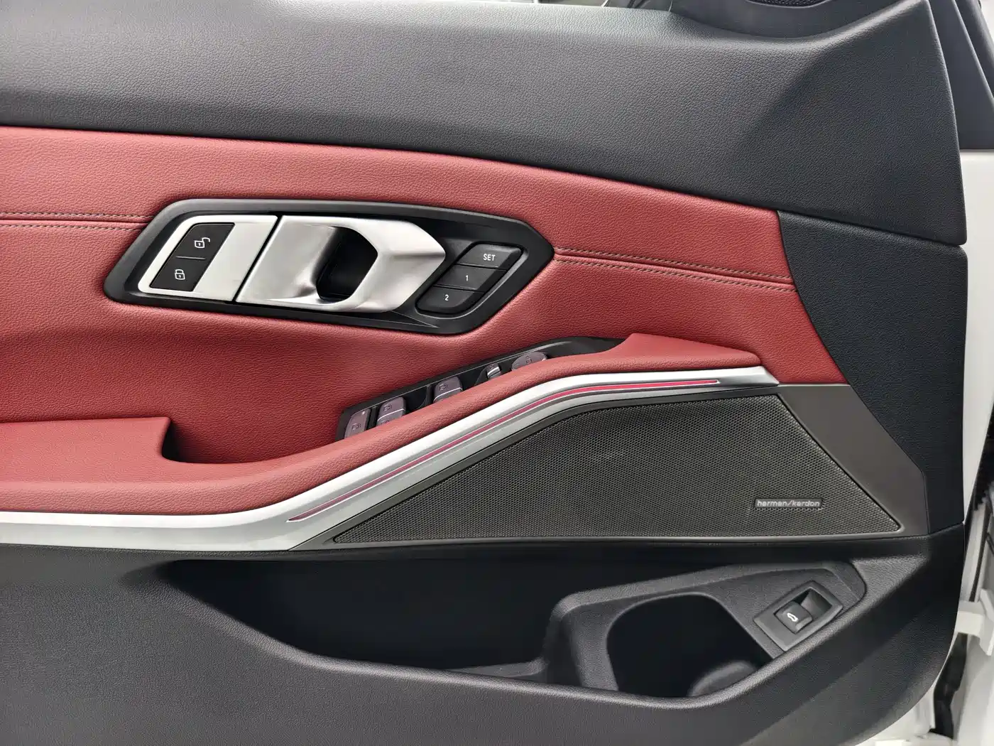 BMW 3 Series 2023 325Li M Sport Black Night Package фото 5