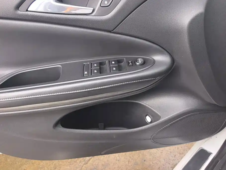 Buick Verano 2016 2017 Sedan 20T DCT Leading