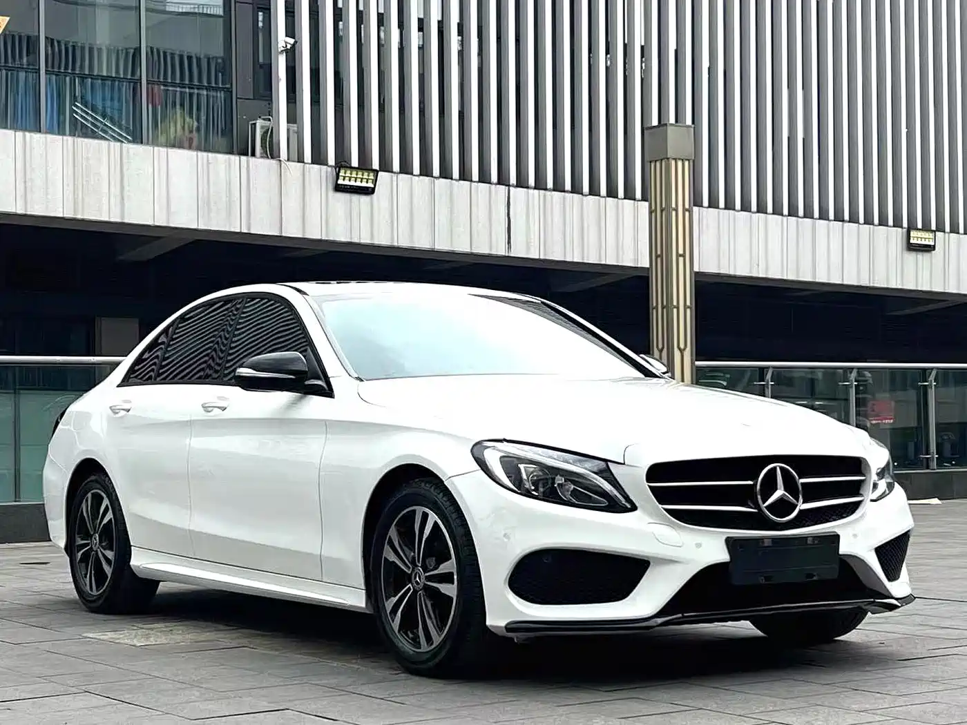 Mercedes-Benz C-Class 2017 Facelift C 200 Sport Edition фото 3