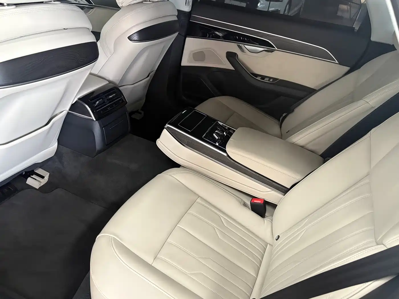 Audi A8 2025 2024 Model A8L 45 TFSI quattro Luxury