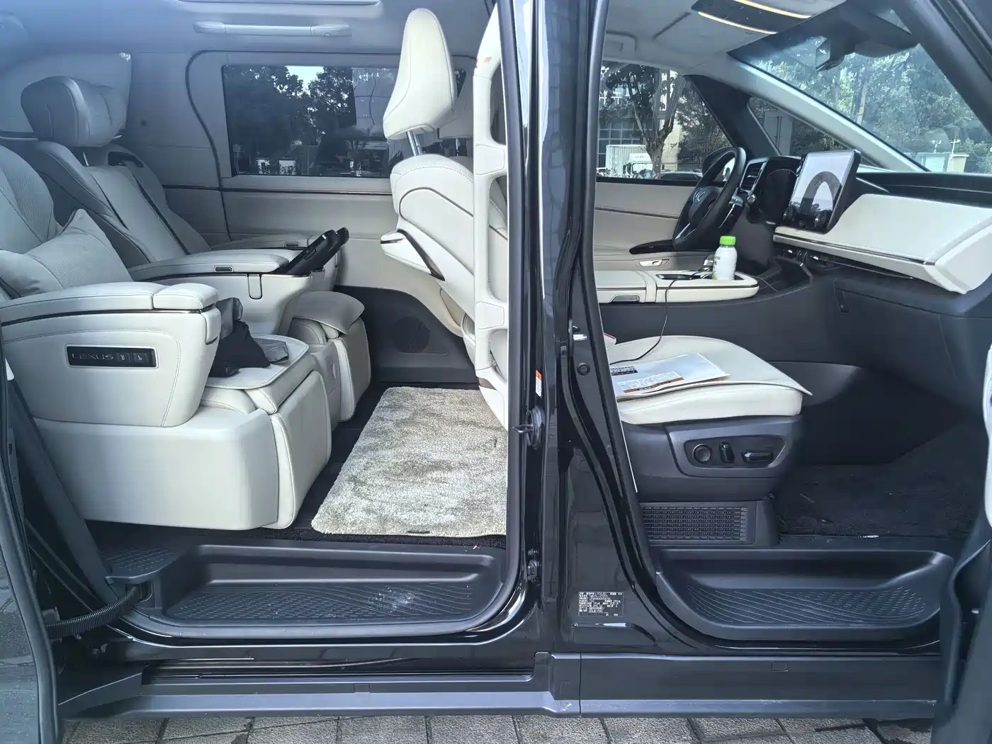 Lexus LM 2025 2023 500h 6-Seater Prestige Edition
