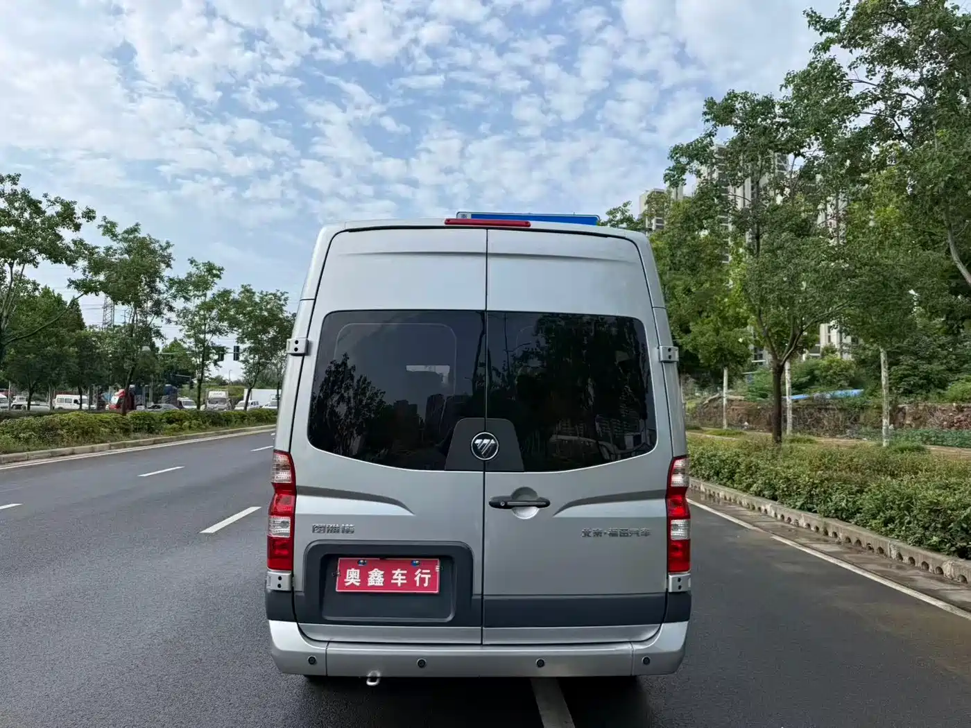 Foton Tuyano 2023 2023 2.0T Passenger Luxury Manual Long Wheelbase Medium Roof Single Rear Tire 9-Seater (Commercial)