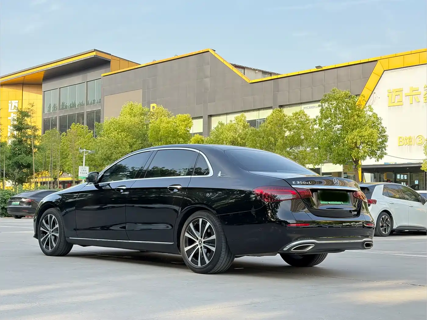 Mercedes-Benz E-Class New Energy 2022 E 350 e L Plug-in Hybrid Sedan фото 21