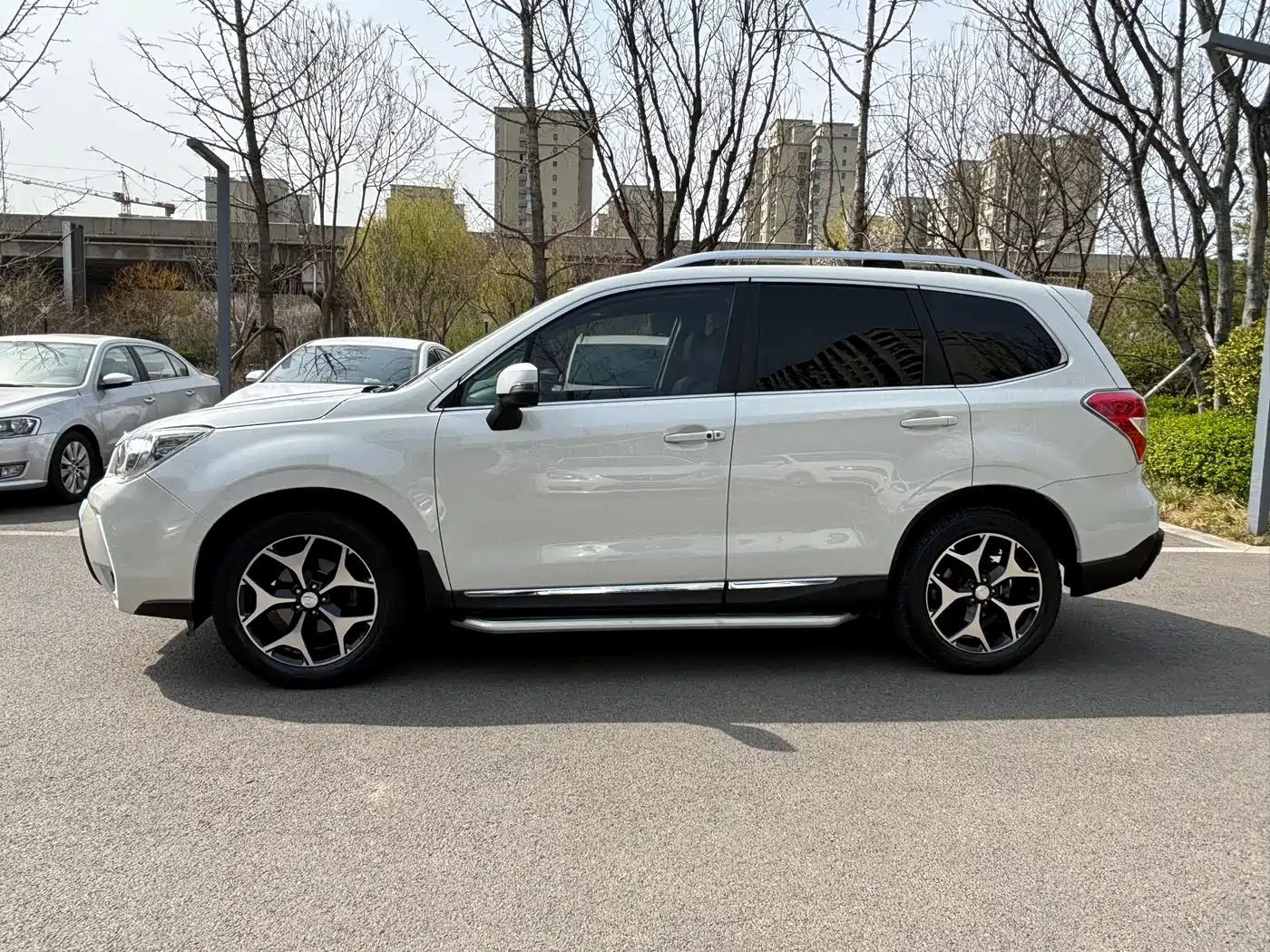 Subaru Forester 2015 2.0i Special Commemorative Edition фото 4