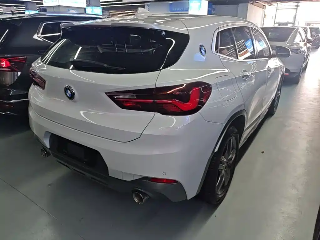 Photo 7 - BMW X2