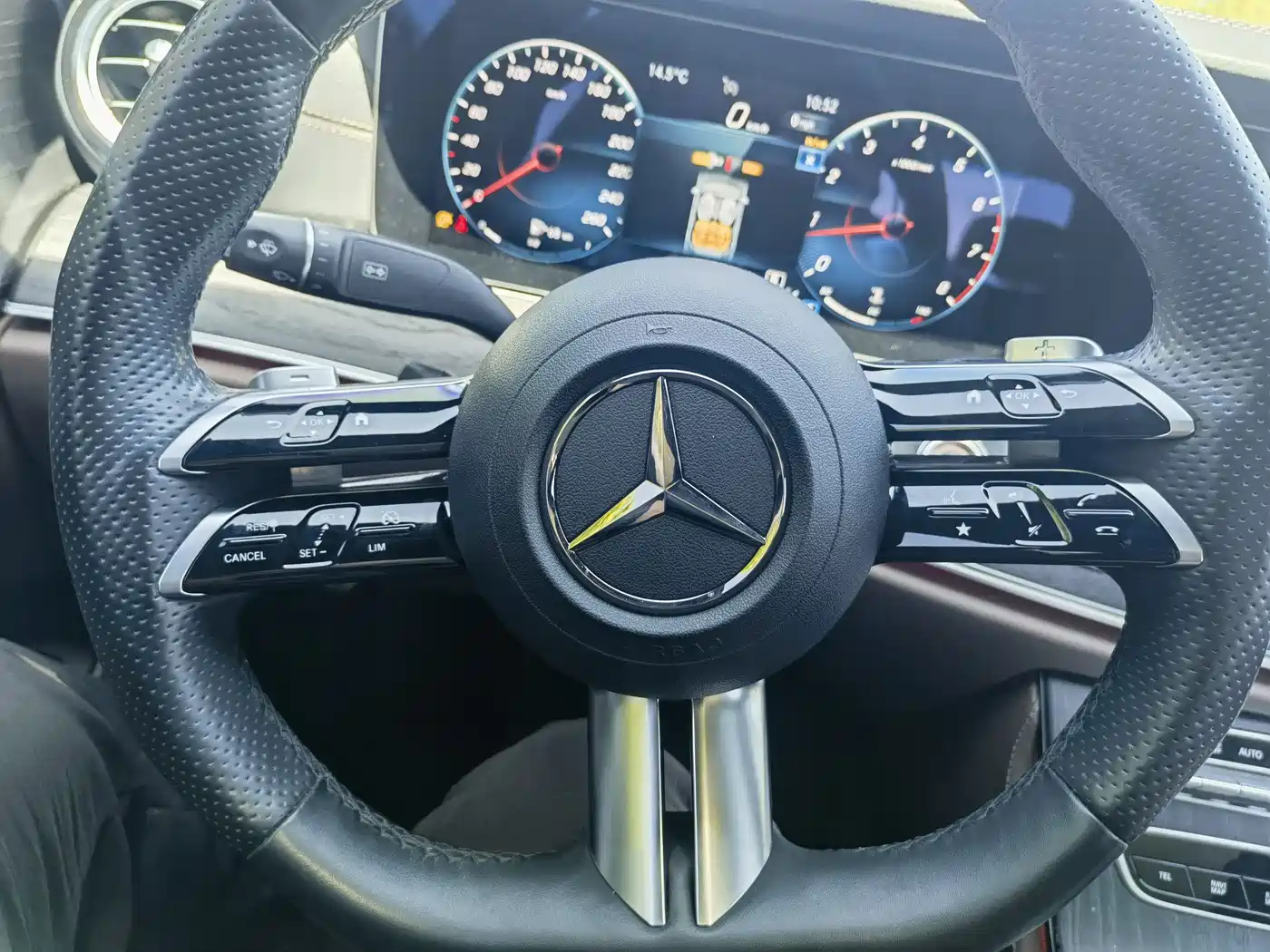 Mercedes-Benz E-Class 2022 Second Facelift E 300 L Sport Fashion фото 16