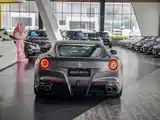 Photo 19 - Ferrari F12berlinetta