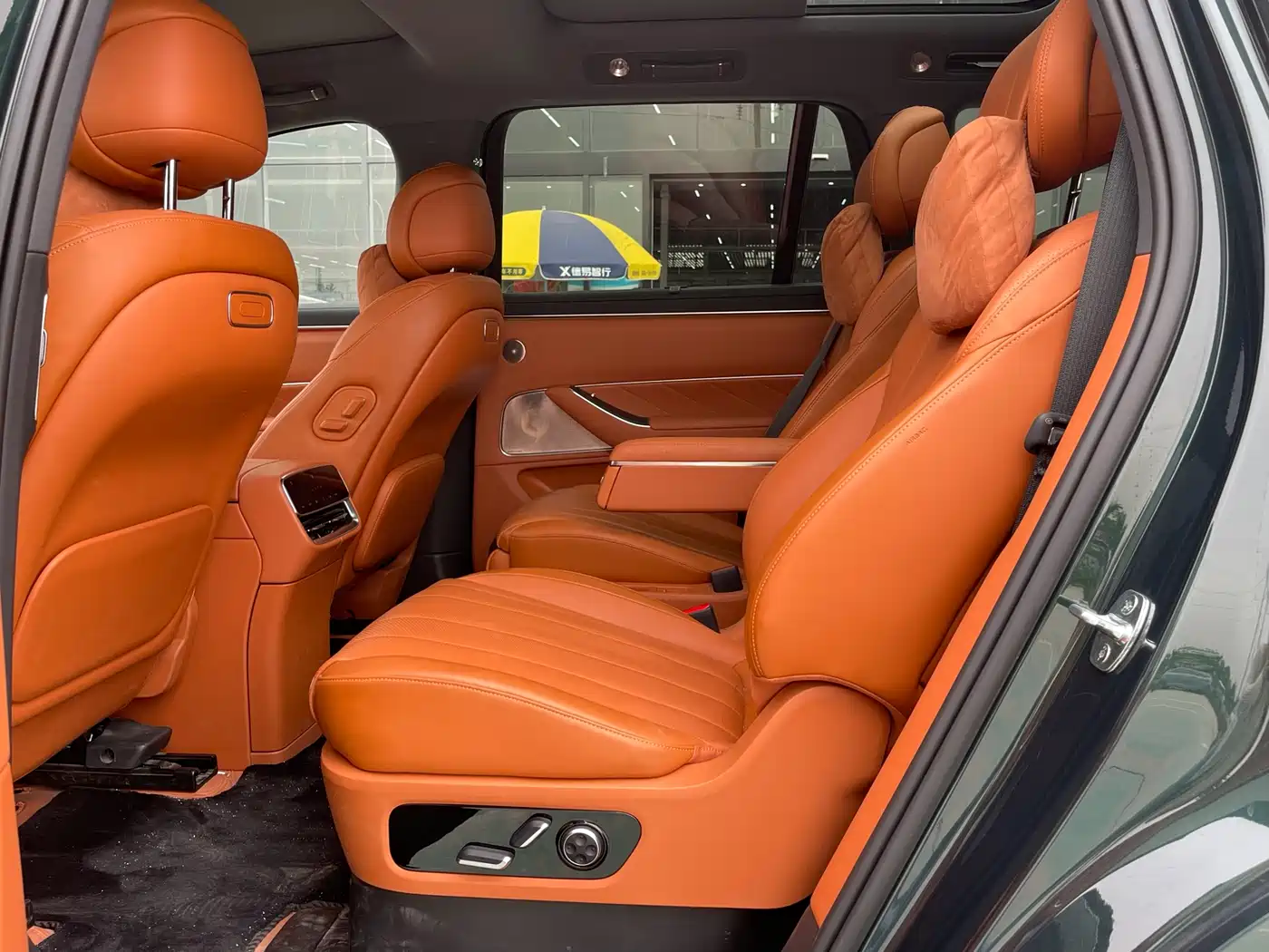 AITO Wenjie AITO M8 2025 Model Extended Range Max+ Edition 53.4kWh 6-Seater фото 6