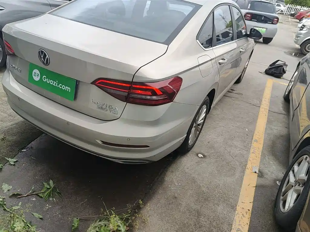 Volkswagen Lavida 2022 280TSI DSG Comfort Edition фото 8