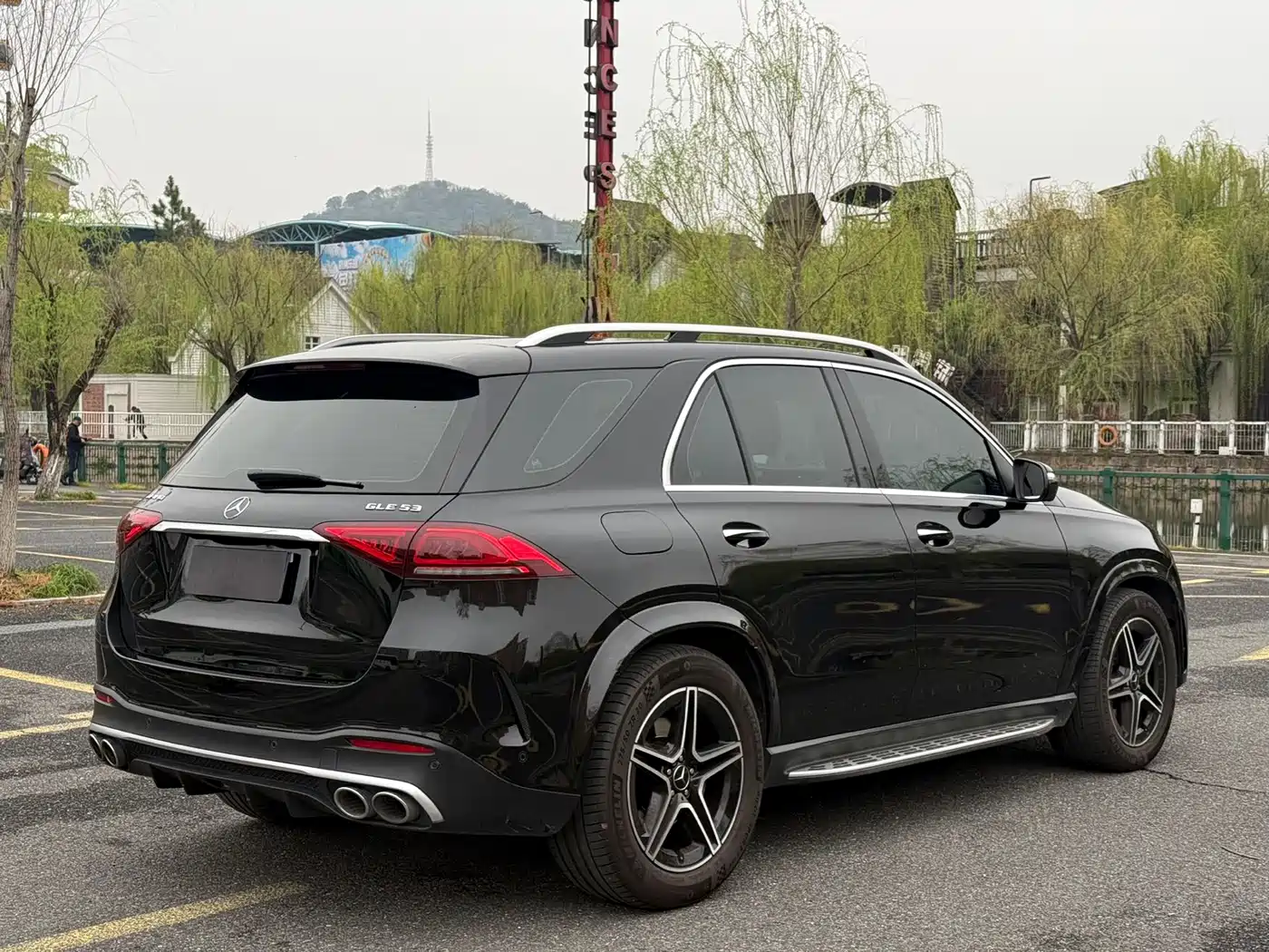 MERCEDES-BENZ GLE AMG