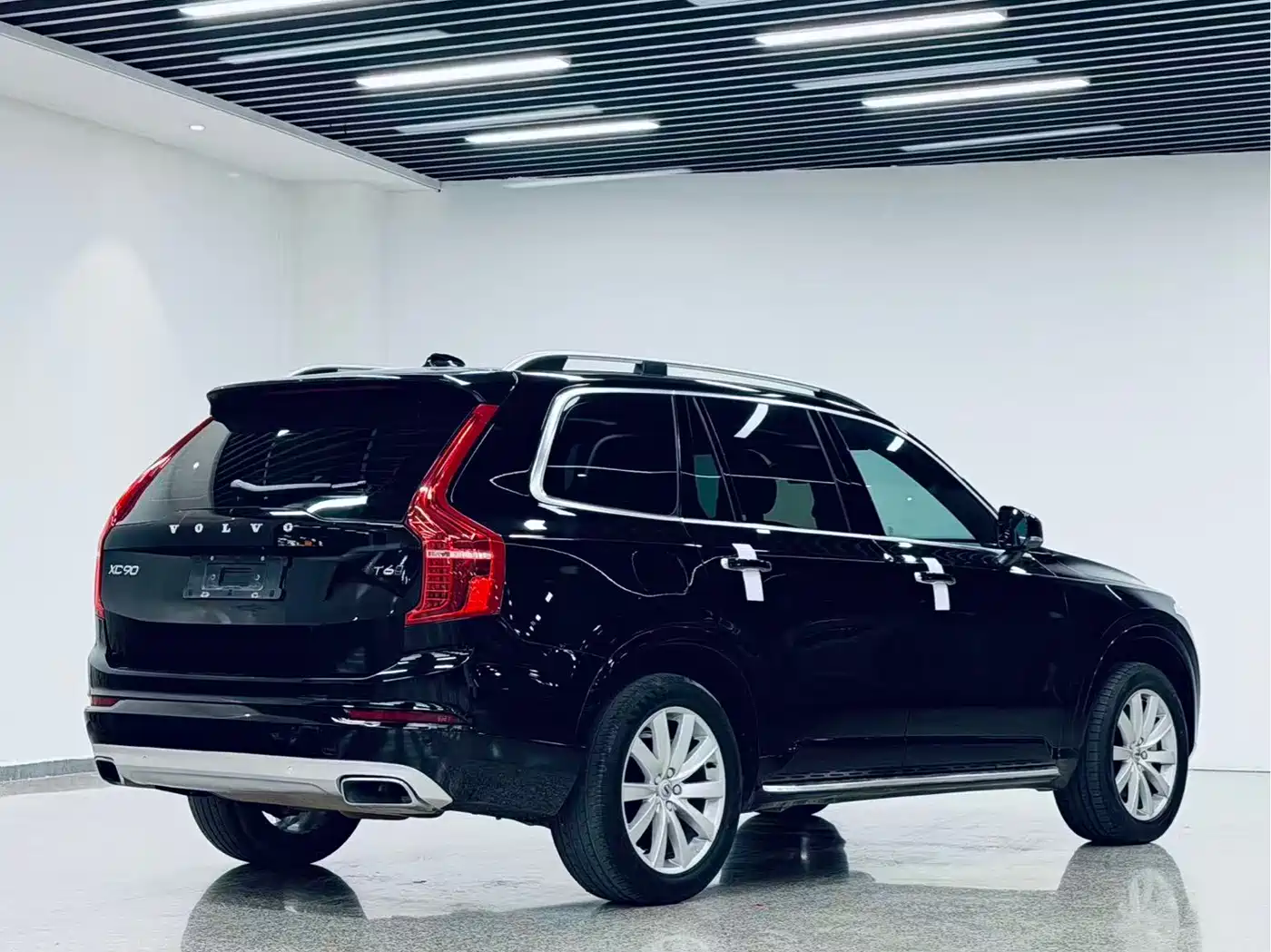 Фото 7 - Volvo XC90