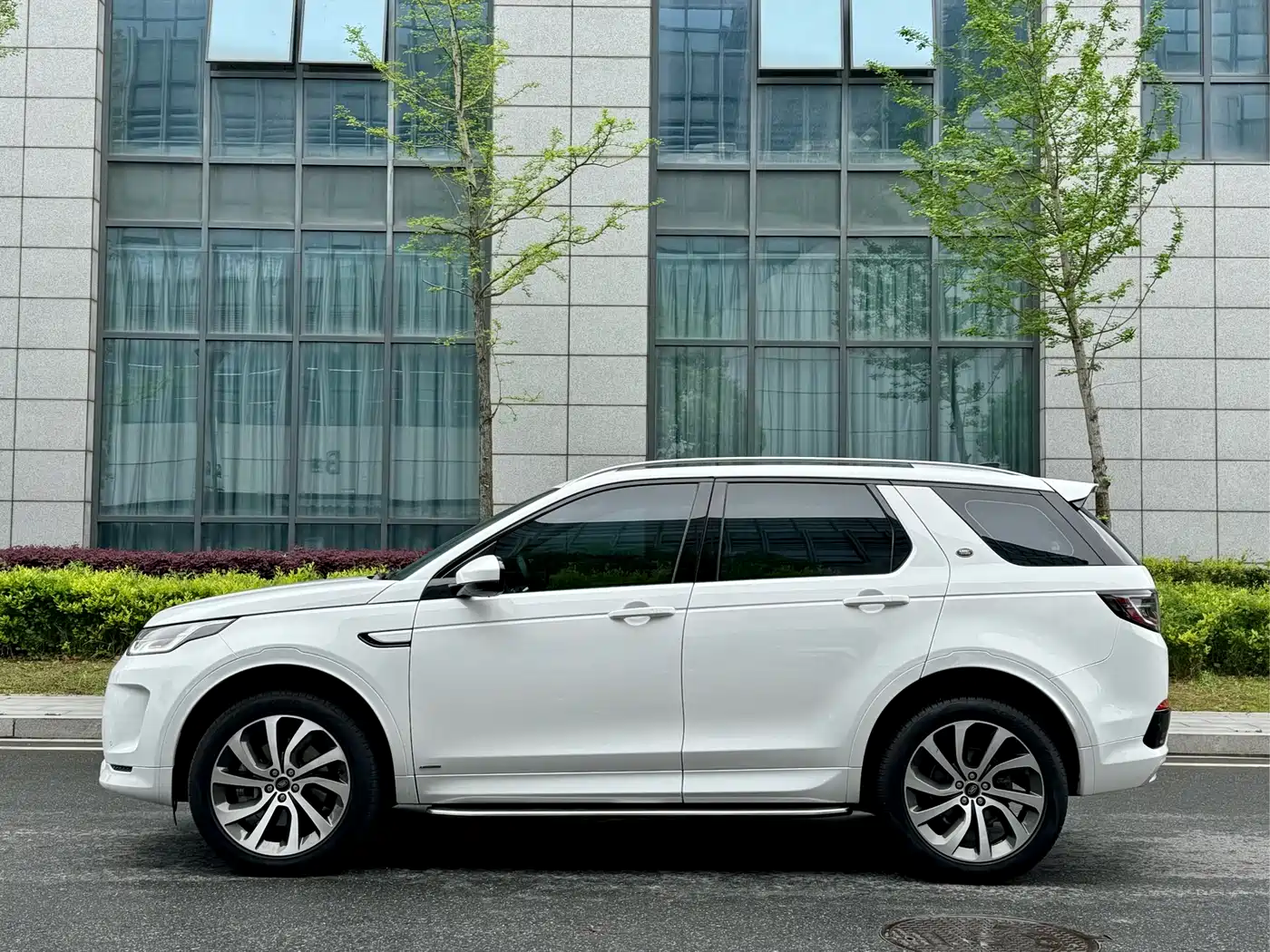 LAND ROVER DISCOVER SPORTS