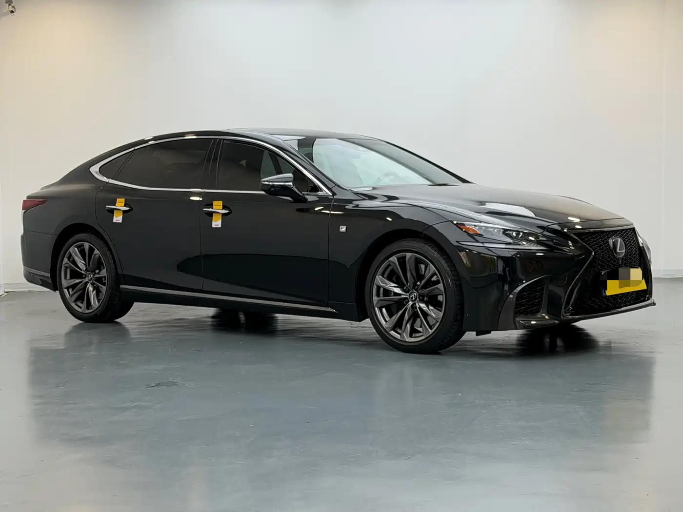 Lexus LS 2018 500h F SPORT China V фото 3