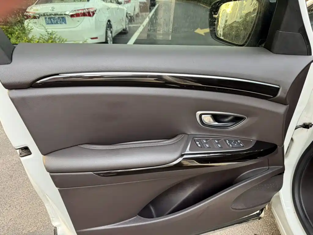 Renault Espace Classic 2019 2018 TCe 300 Adventure
